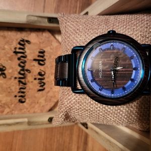 Holzkern watch